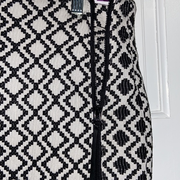 Women’s skirt - Picture 3 of 5